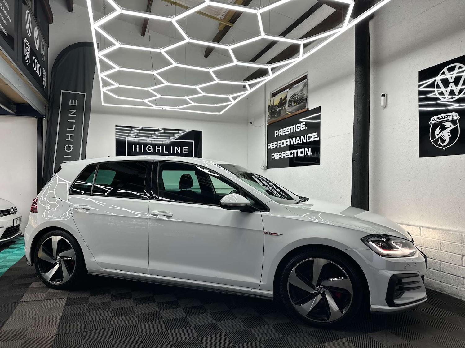 Used Volkswagen Golf 2018 for sale - 76977394: Photo 7