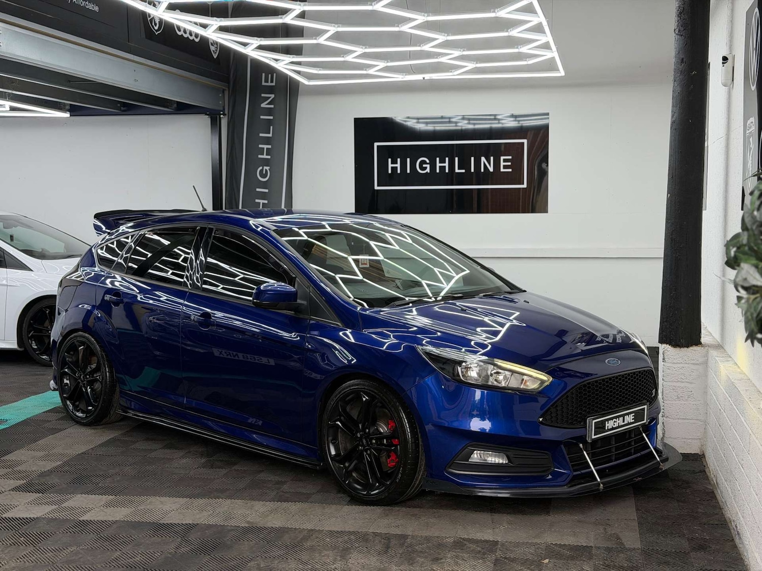 Used Ford Focus 2017 for sale - 77644024: Photo 2