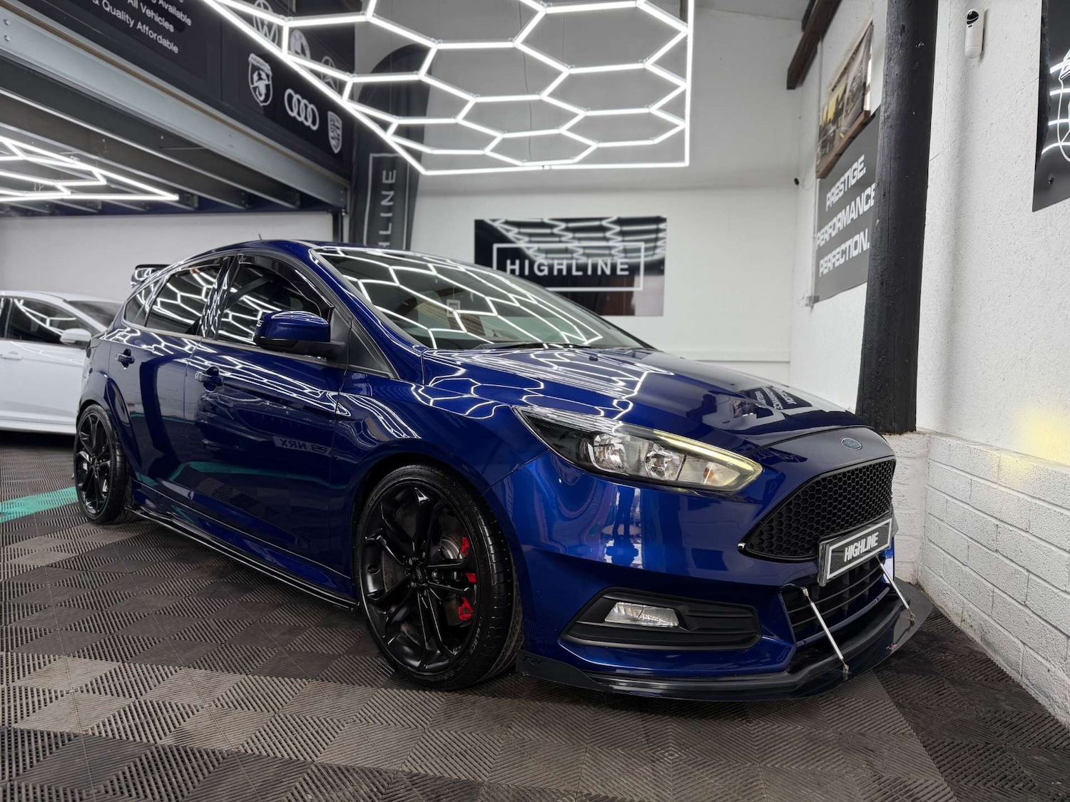 Used Ford Focus 2017 for sale - 77644024: Photo 3