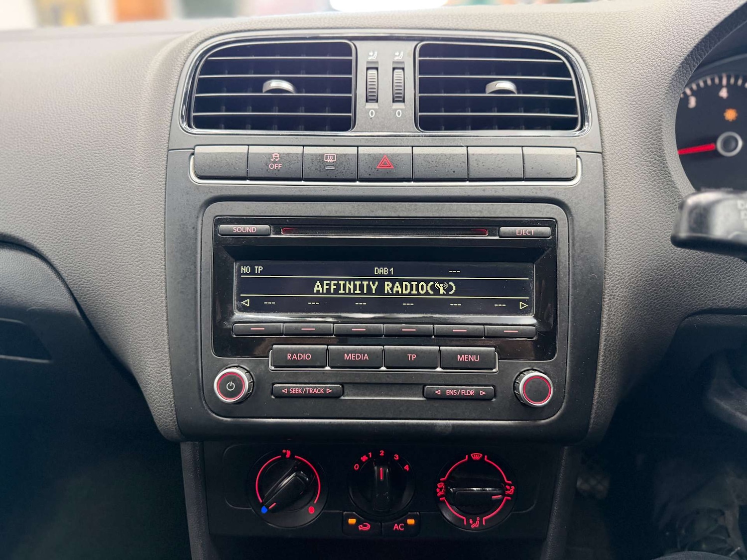 Used Volkswagen Polo 2013 for sale - 77921664: Photo 17