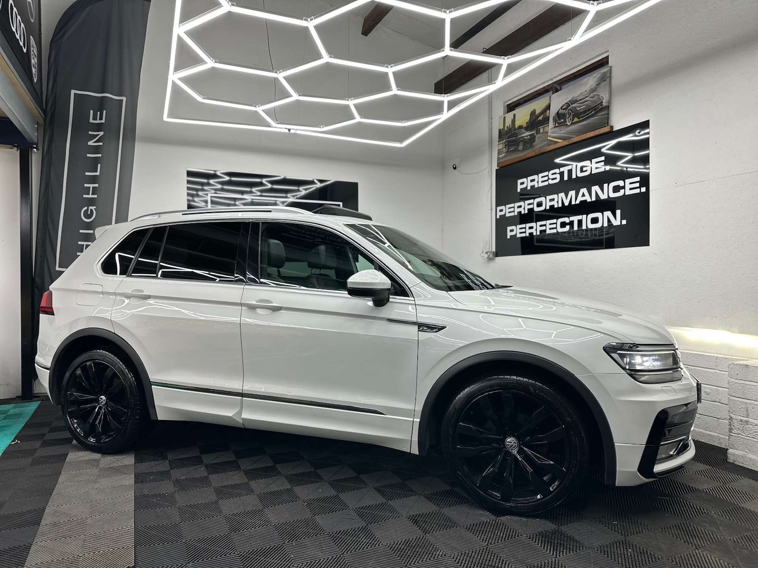 Used Volkswagen Tiguan 2016 for sale - 77717738: Photo 4