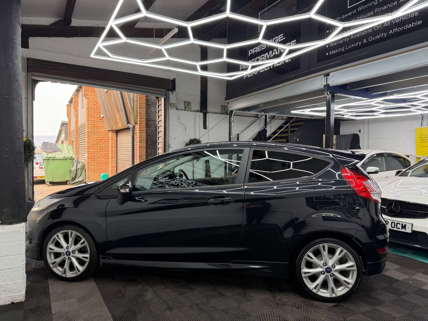 Used Ford Fiesta 2015 for sale - 77996960: Photo 11