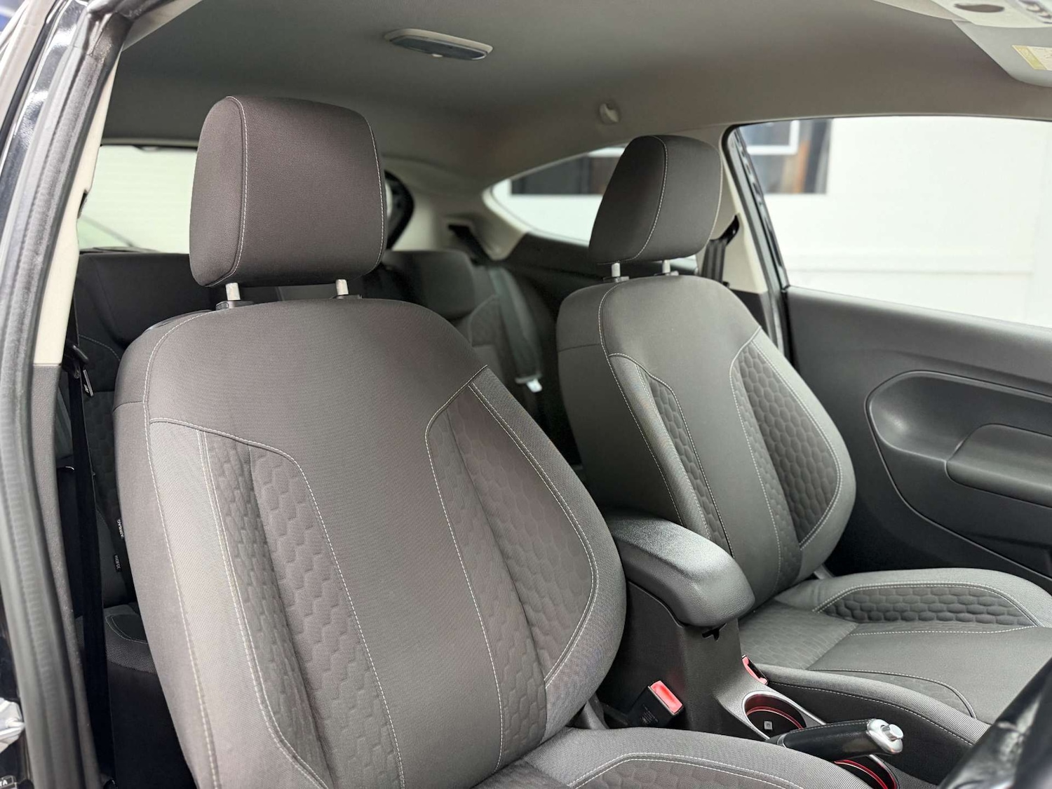 Used Ford Fiesta 2015 for sale - 77996960: Photo 14