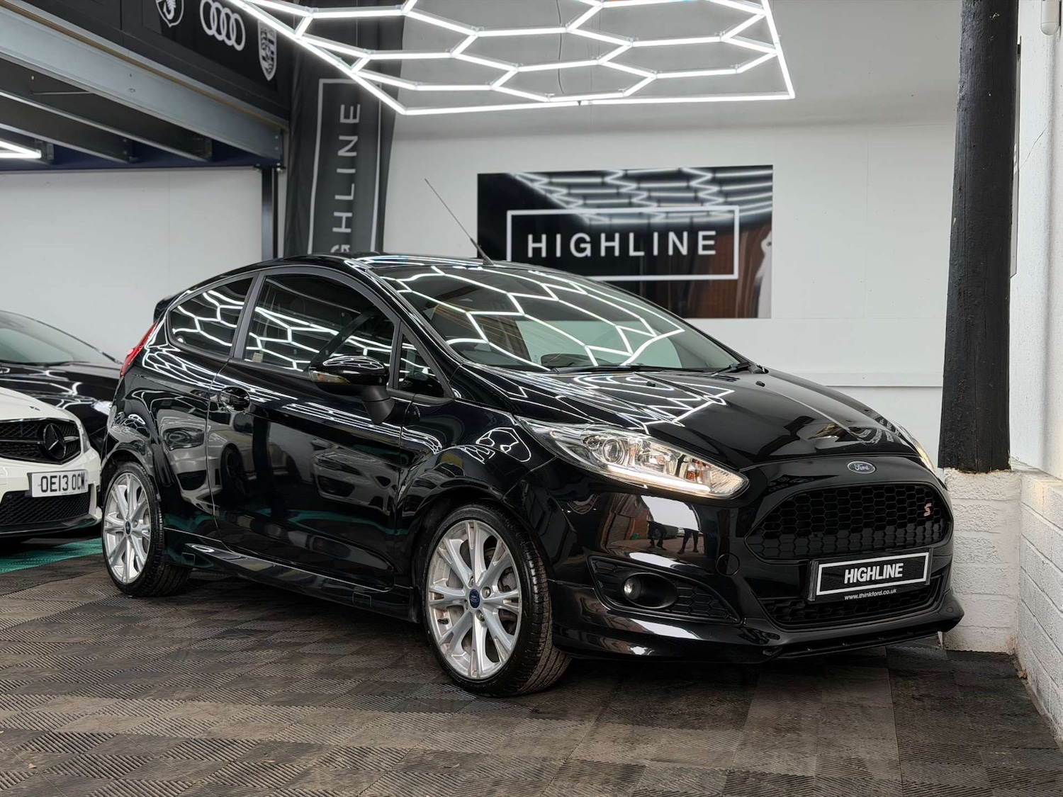 Used Ford Fiesta 2015 for sale - 77996960: Photo 2