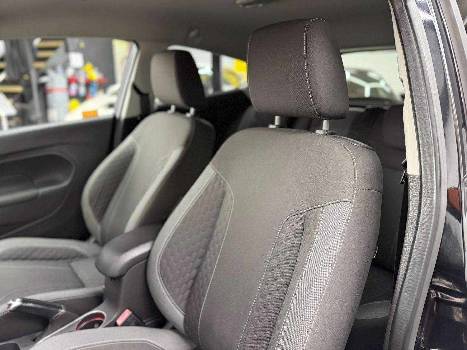 Used Ford Fiesta 2015 for sale - 77996960: Photo 32