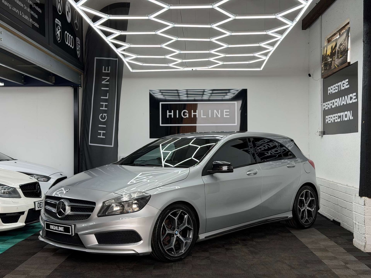 Used Mercedes-Benz A-Class 2014 for sale - 77801998: Photo 10