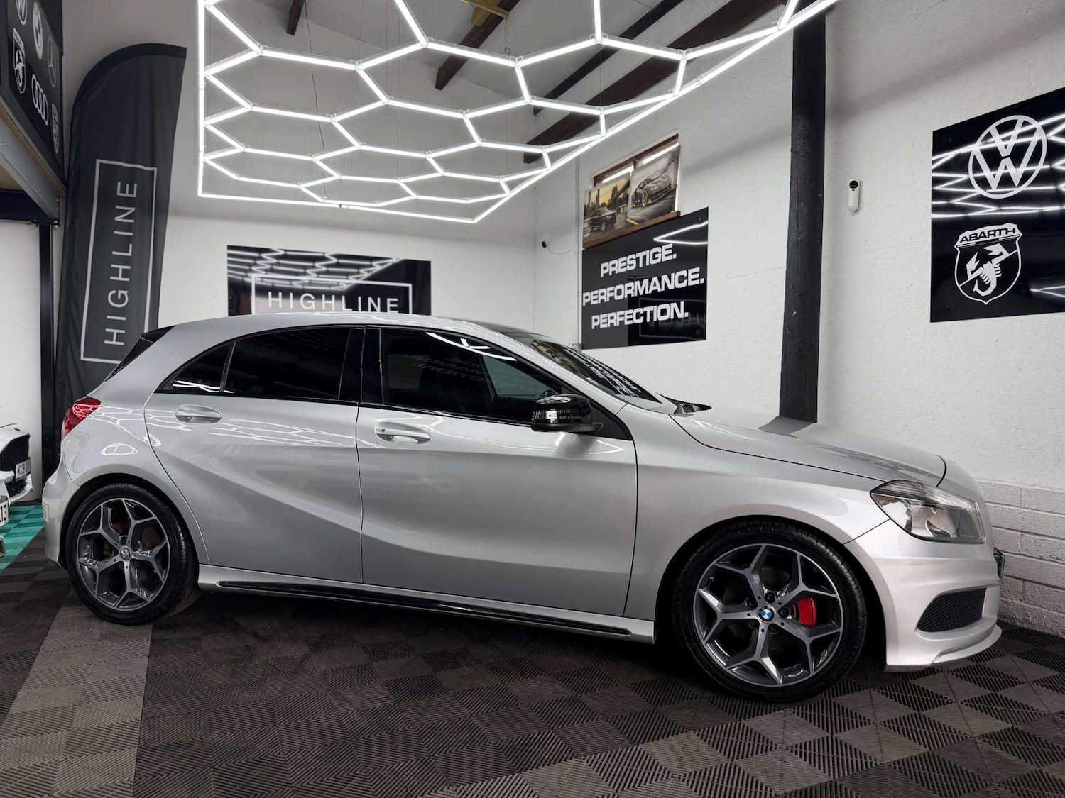 Used Mercedes-Benz A-Class 2014 for sale - 77801998: Photo 5