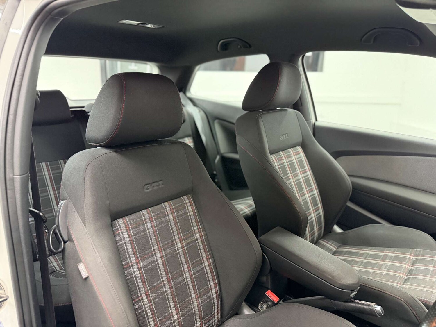 Used Volkswagen Polo 2011 for sale - 77911308: Photo 16