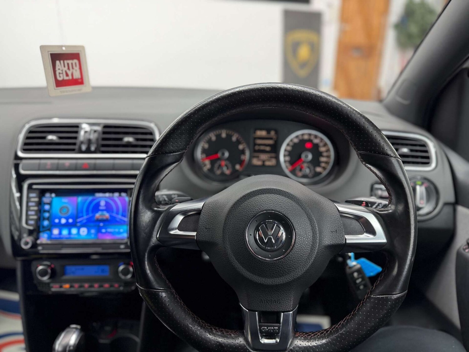 Used Volkswagen Polo 2011 for sale - 77911308: Photo 17