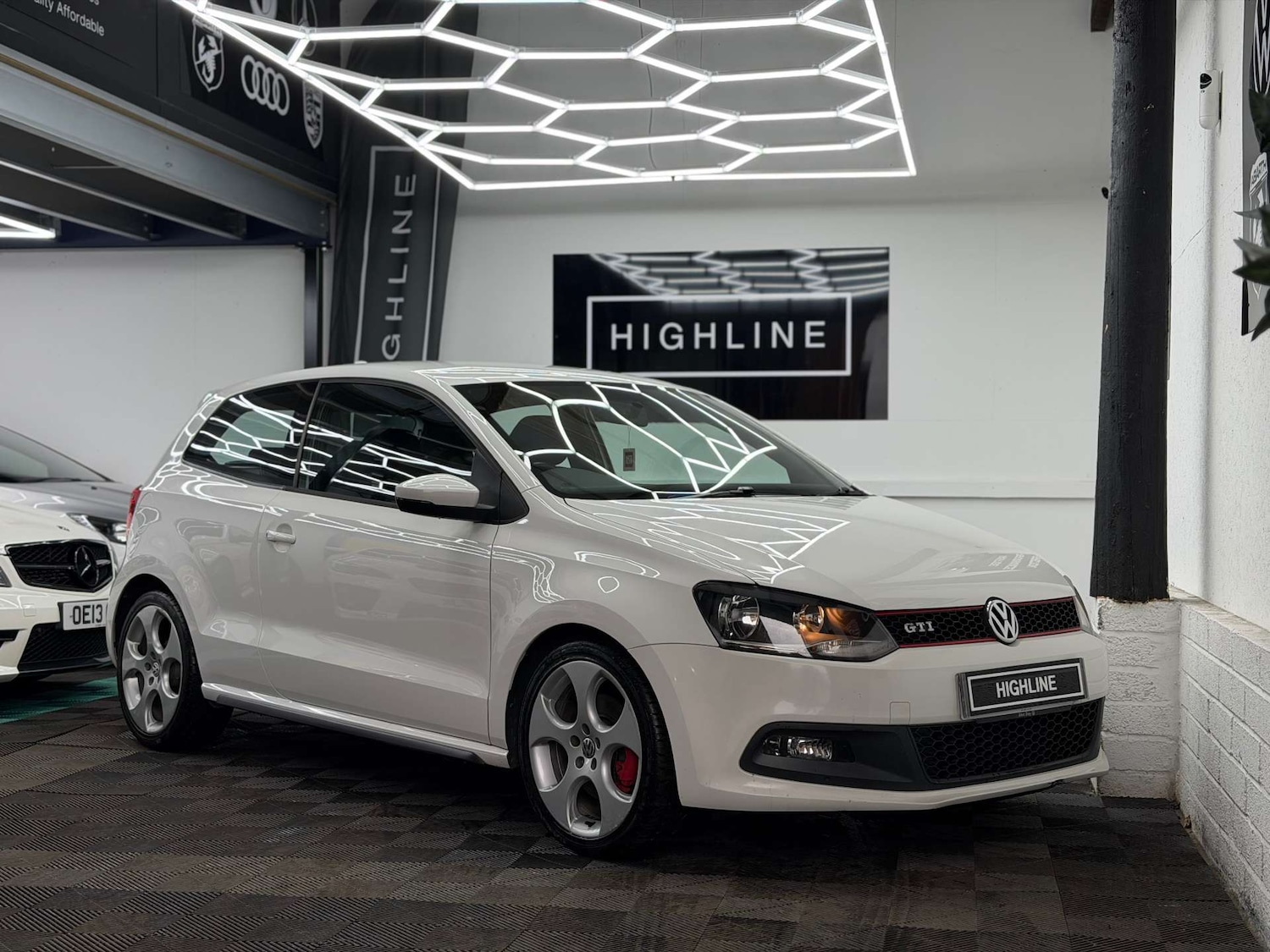 Used Volkswagen Polo 2011 for sale - 77911308: Photo 2