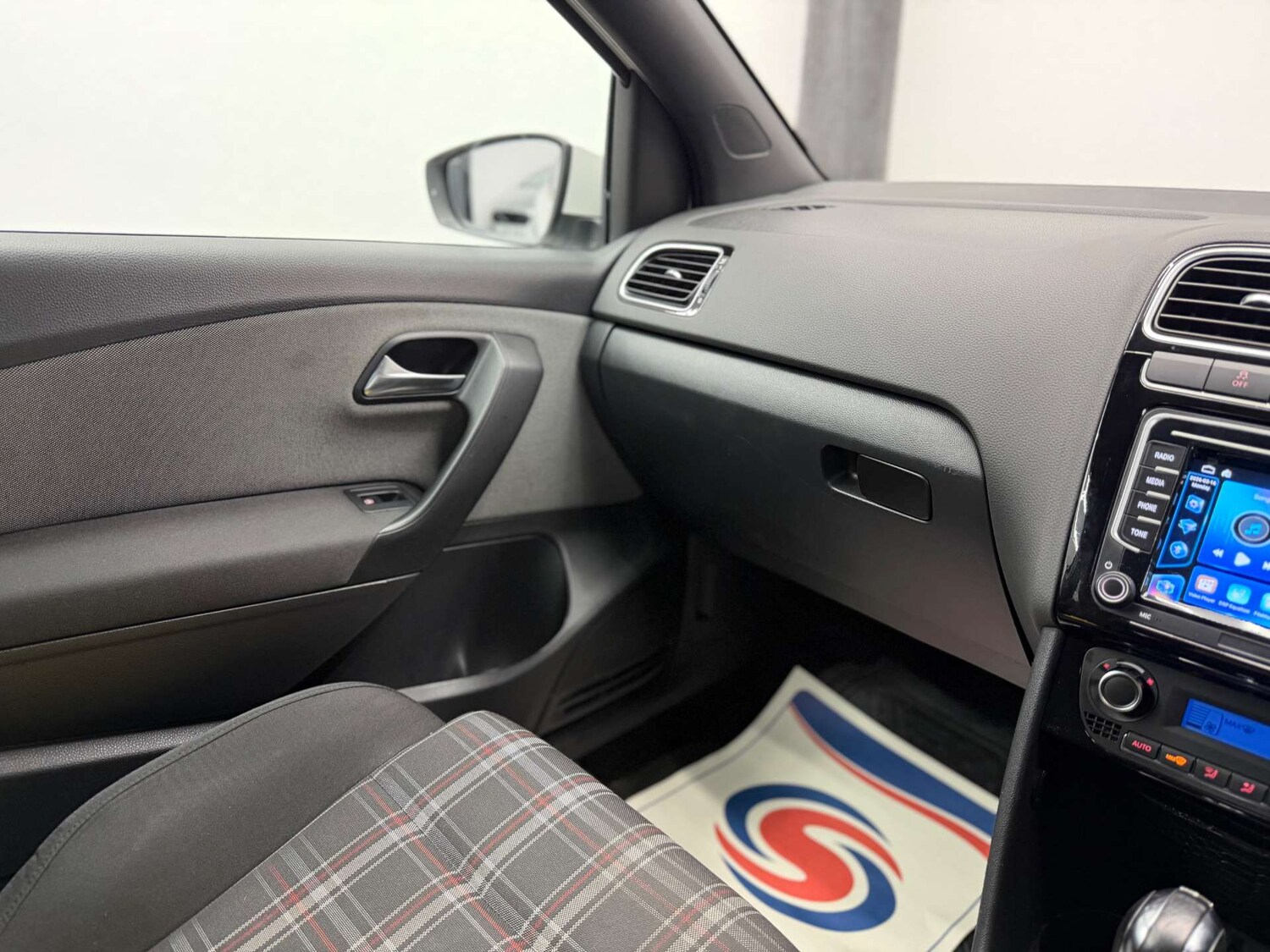 Used Volkswagen Polo 2011 for sale - 77911308: Photo 26