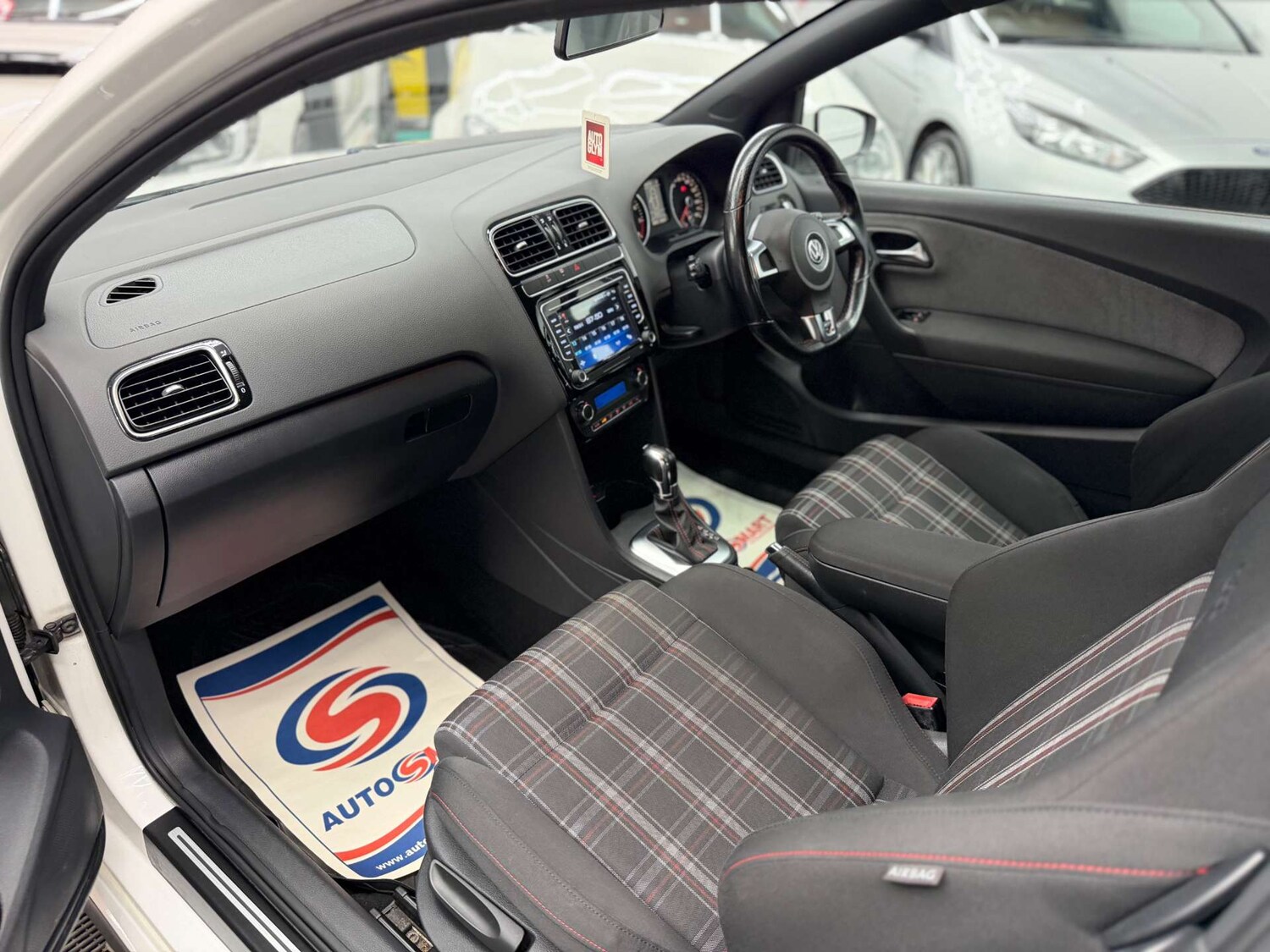 Used Volkswagen Polo 2011 for sale - 77911308: Photo 27