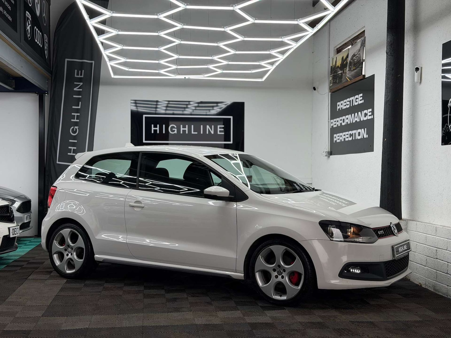 Used Volkswagen Polo 2011 for sale - 77911308: Photo 3