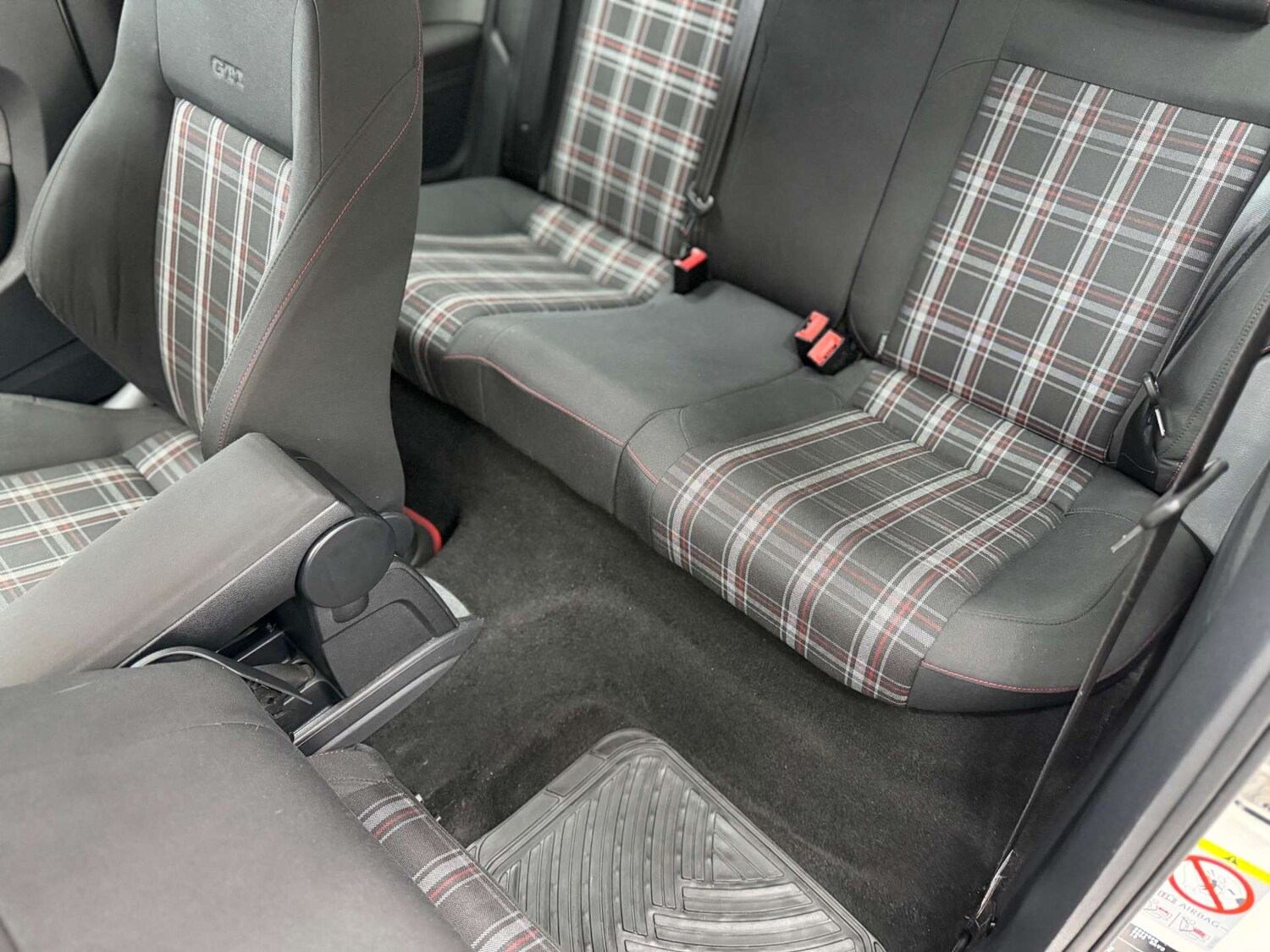 Used Volkswagen Polo 2011 for sale - 77911308: Photo 30