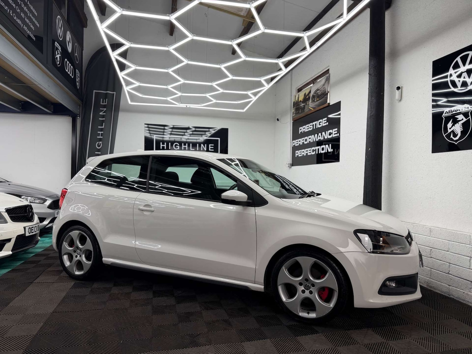 Used Volkswagen Polo 2011 for sale - 77911308: Photo 4