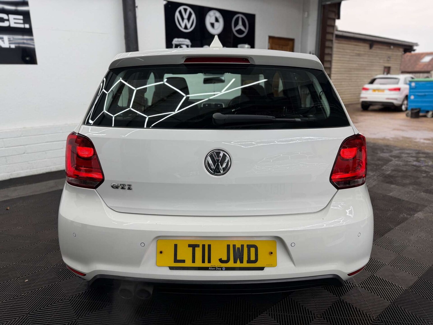 Used Volkswagen Polo 2011 for sale - 77911308: Photo 8