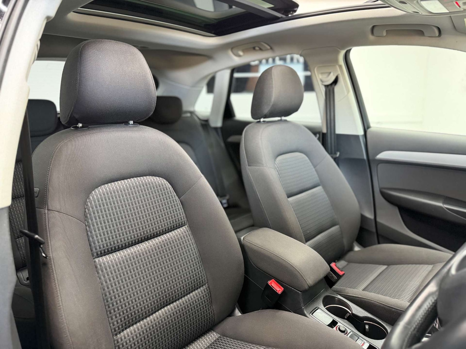 Used Audi Q3 2014 for sale - 77664892: Photo 16