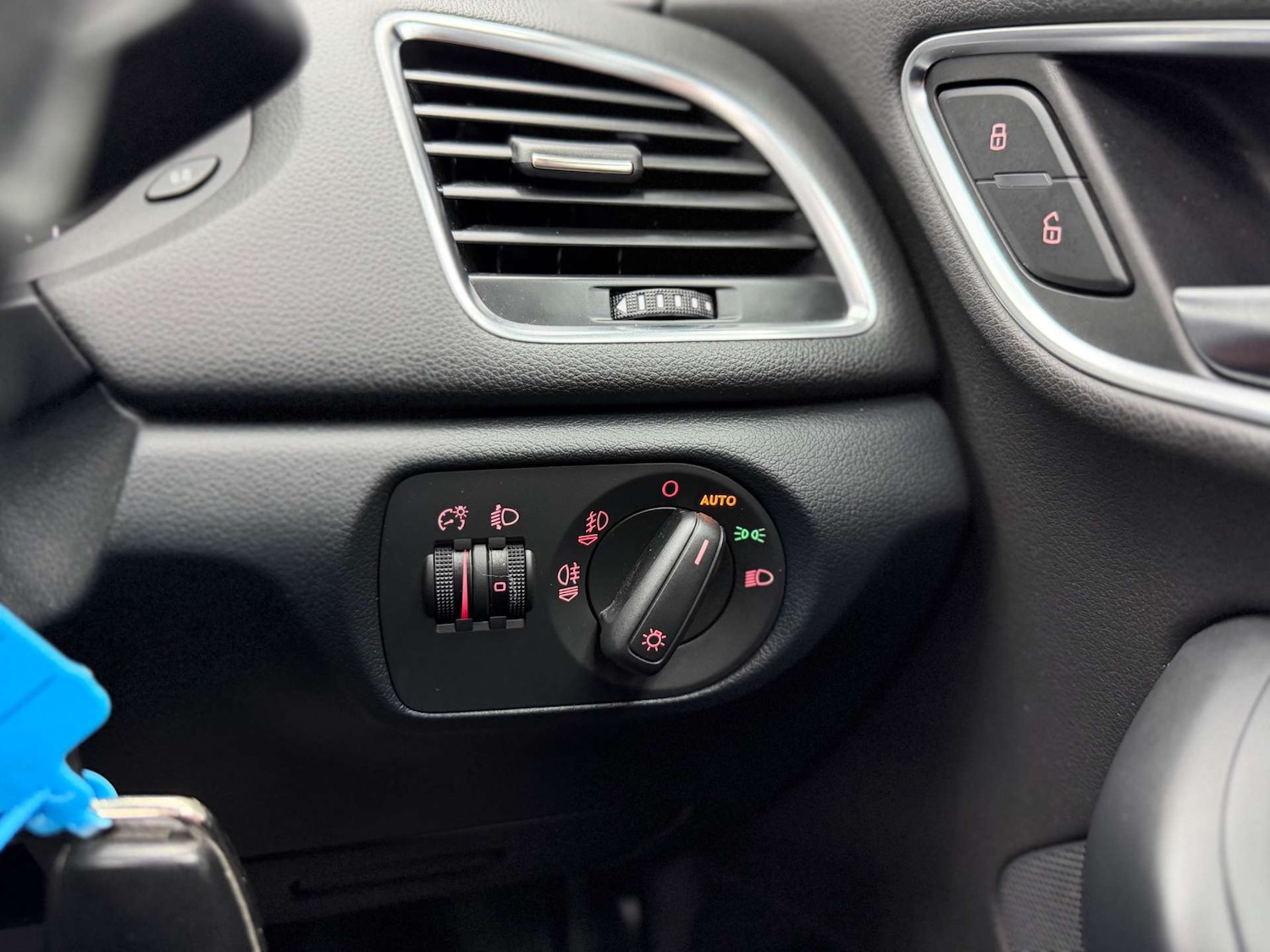 Used Audi Q3 2014 for sale - 77664892: Photo 21