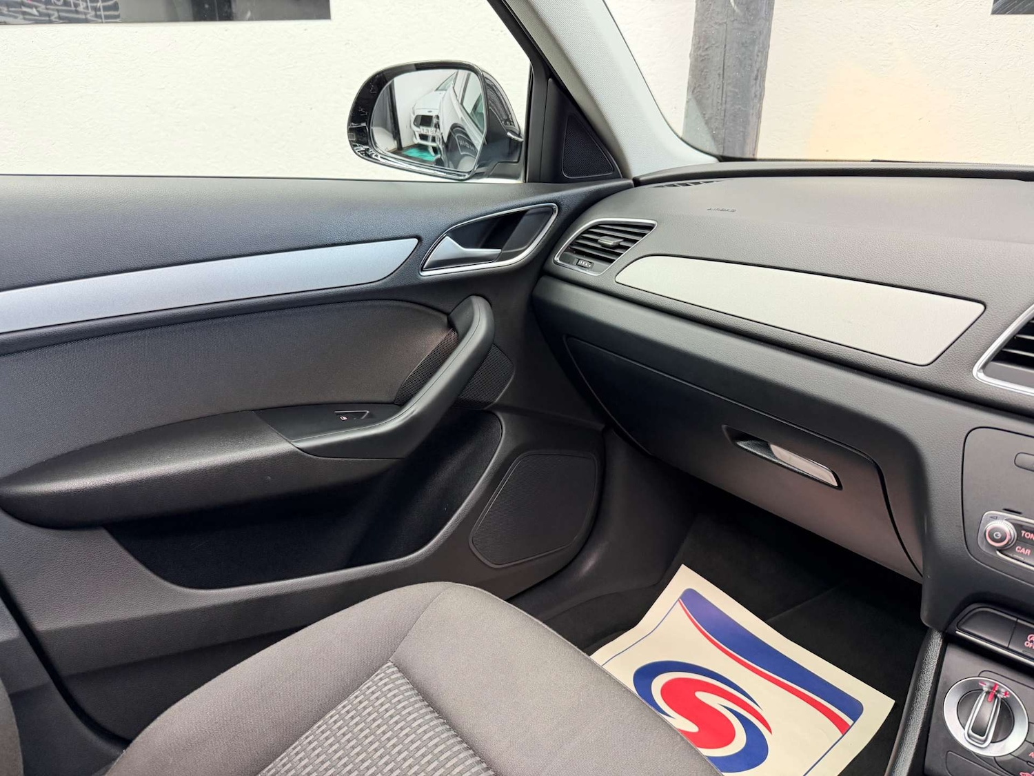 Used Audi Q3 2014 for sale - 77664892: Photo 34