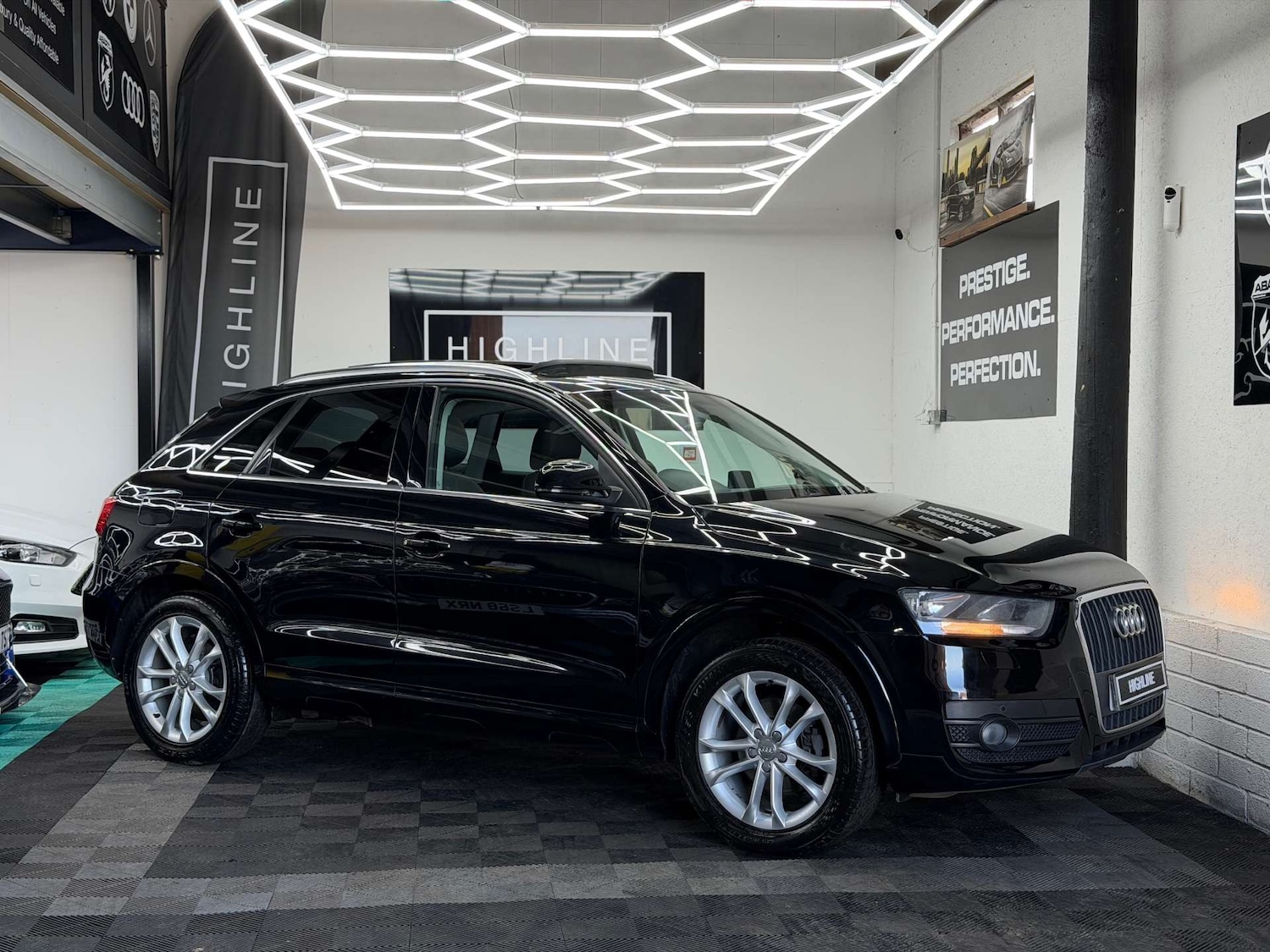 Used Audi Q3 2014 for sale - 77664892: Photo 4
