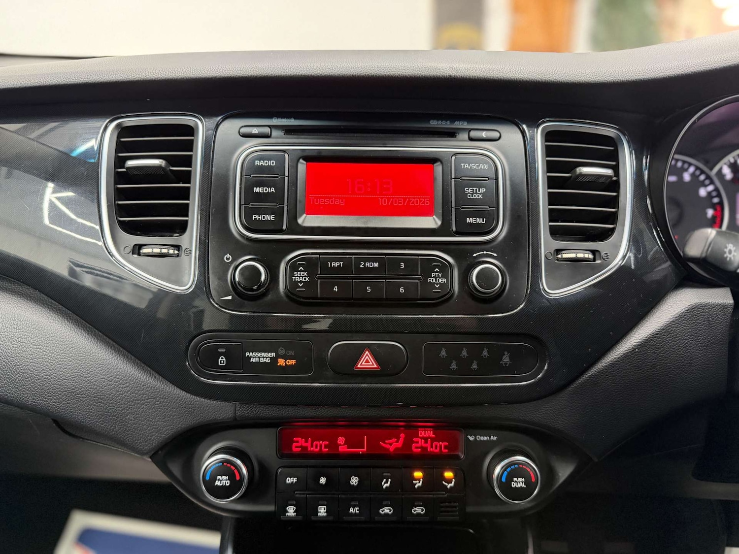 Used Kia Carens 2015 for sale - 77847591: Photo 24