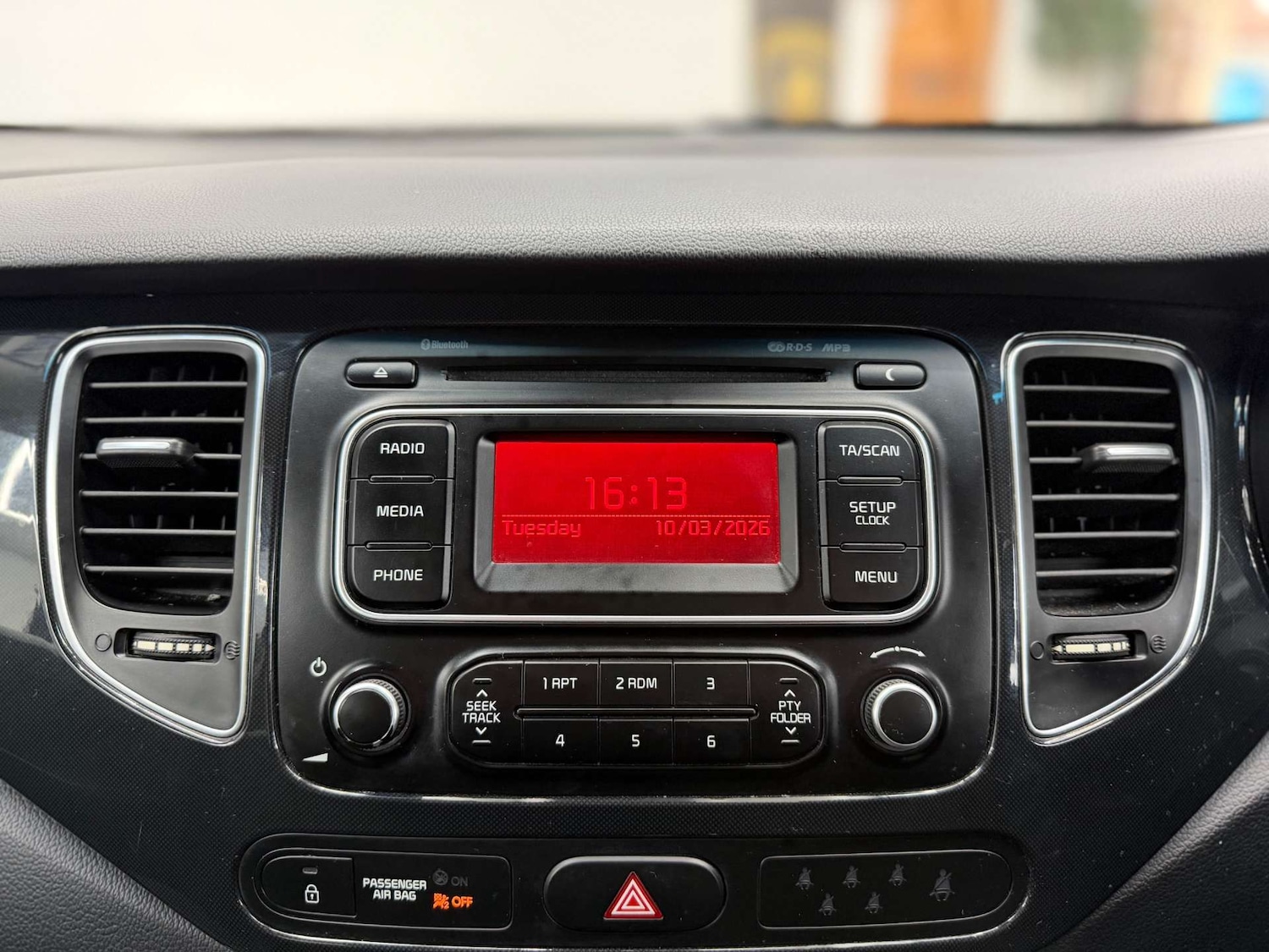 Used Kia Carens 2015 for sale - 77847591: Photo 25