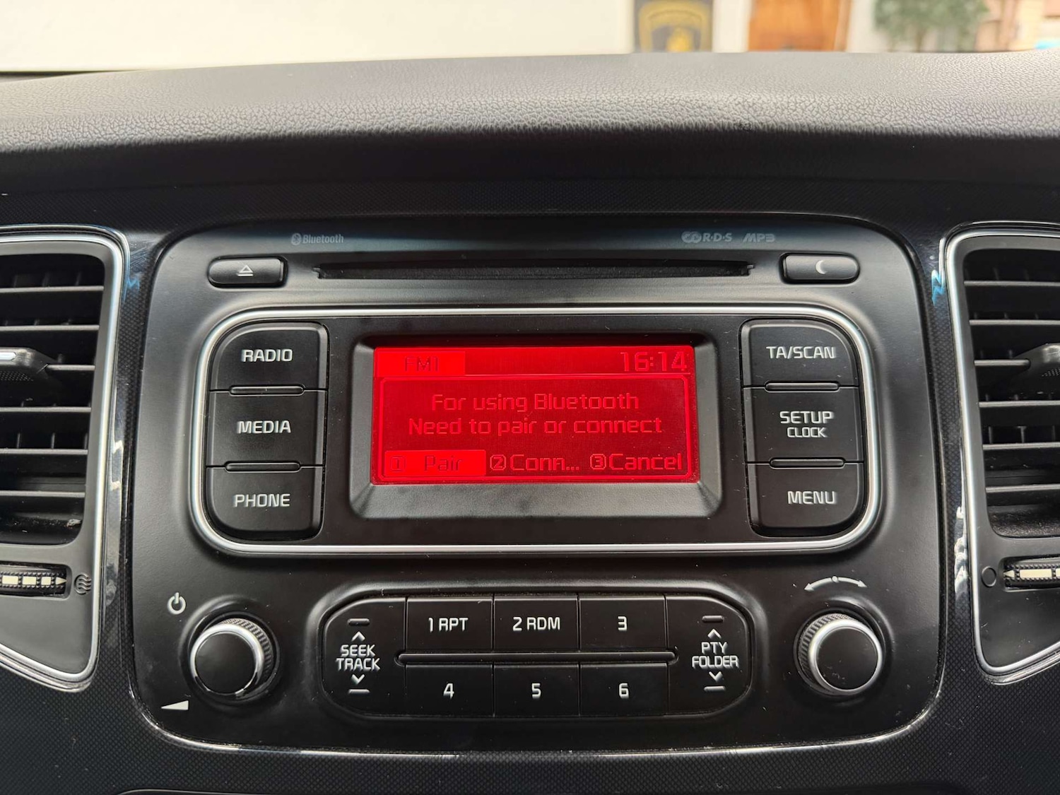 Used Kia Carens 2015 for sale - 77847591: Photo 29