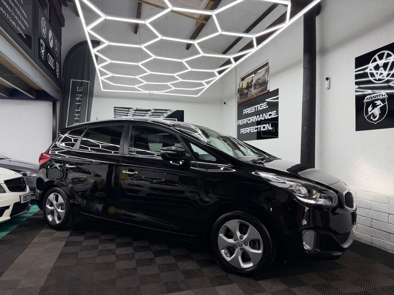 Used Kia Carens 2015 for sale - 77847591: Photo 5