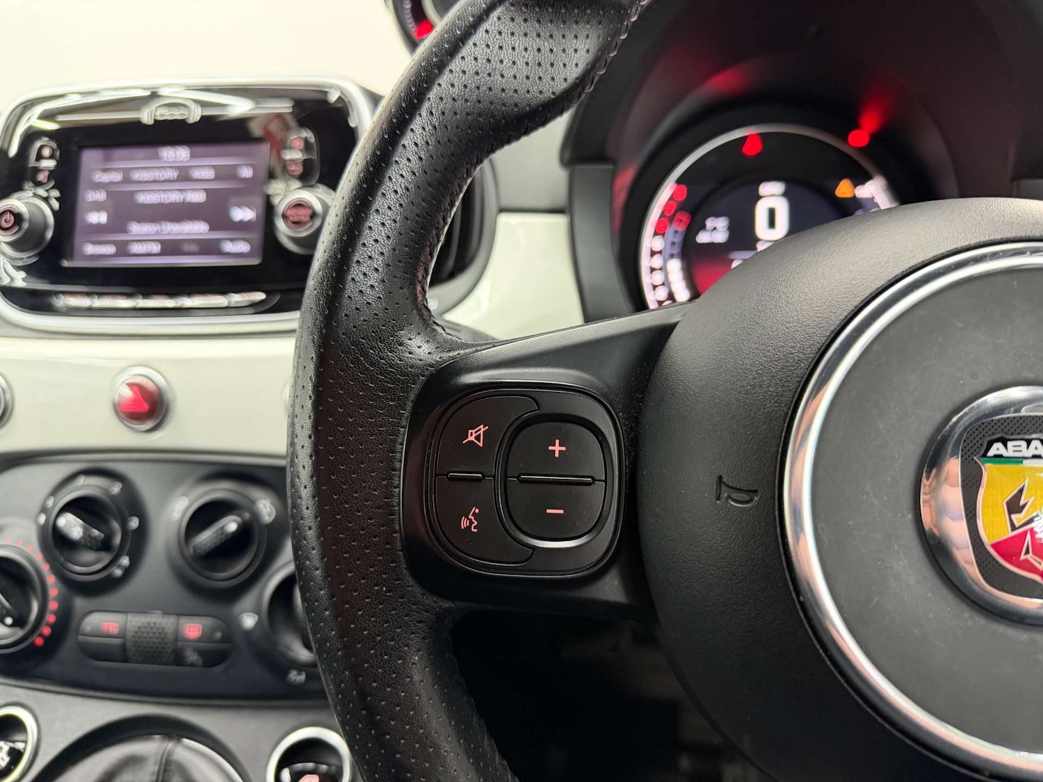 Used Abarth 595 2016 for sale - 78030927: Photo 20