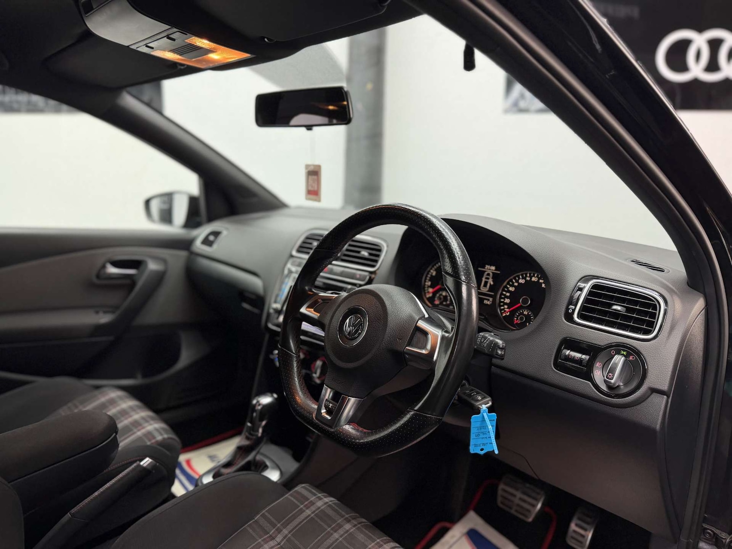 Used Volkswagen Polo 2011 for sale - 77802002: Photo 14