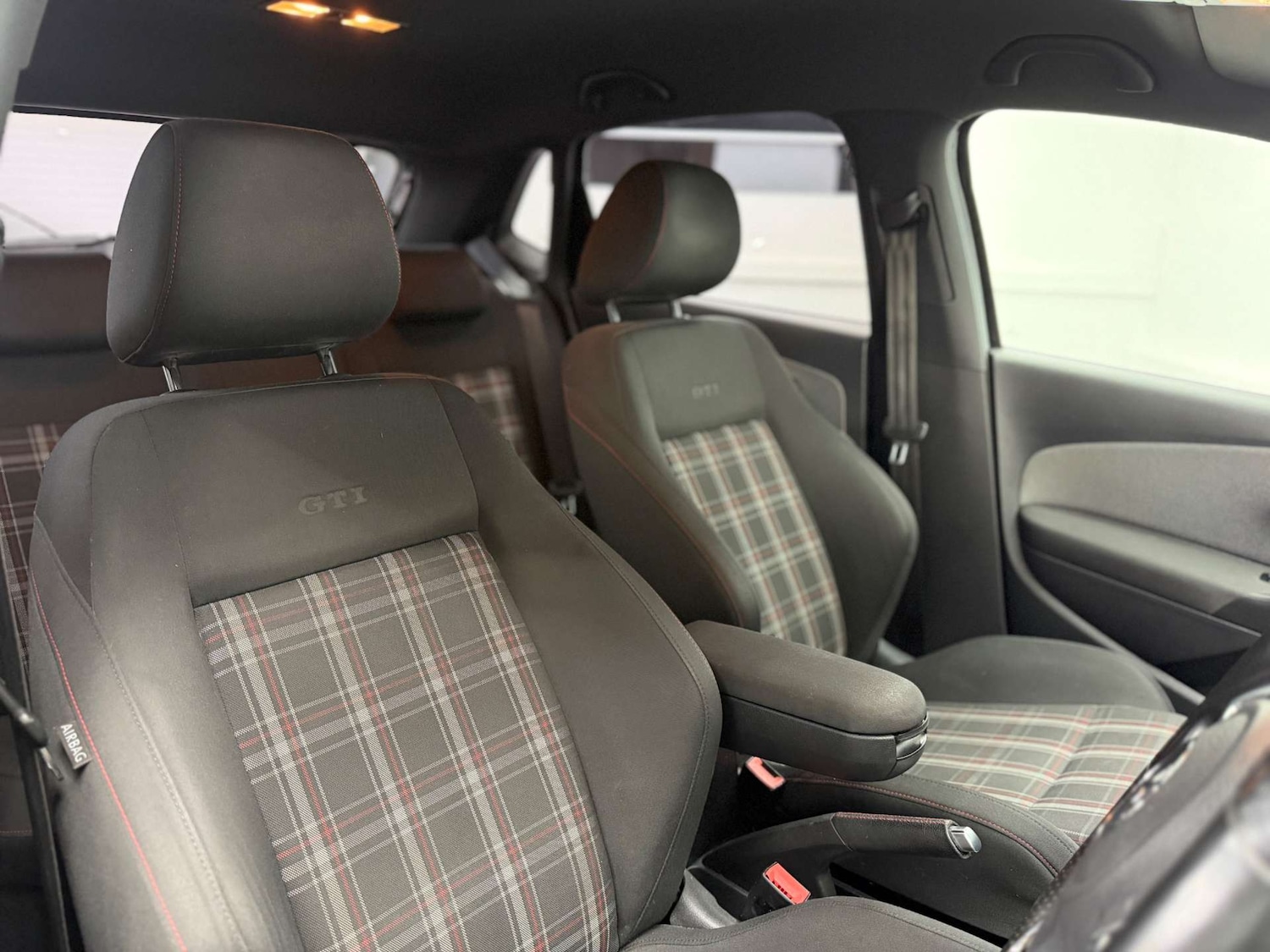 Used Volkswagen Polo 2011 for sale - 77802002: Photo 15