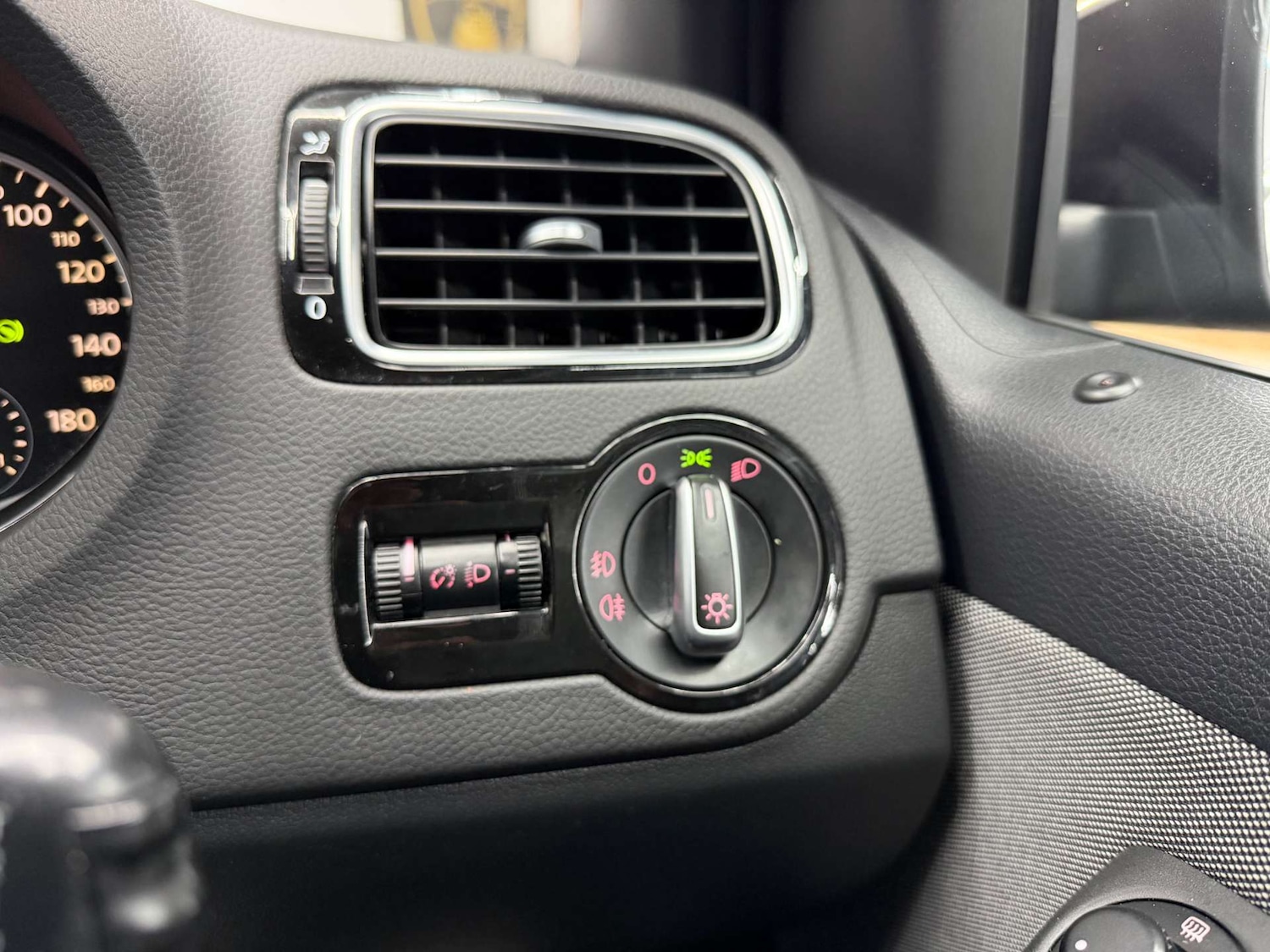 Used Volkswagen Polo 2011 for sale - 77802002: Photo 19