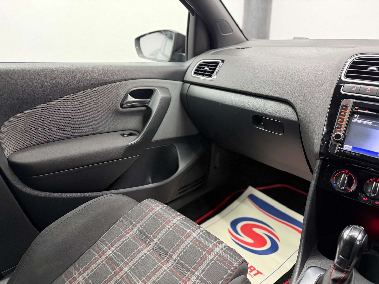 Used Volkswagen Polo 2011 for sale - 77802002: Photo 33