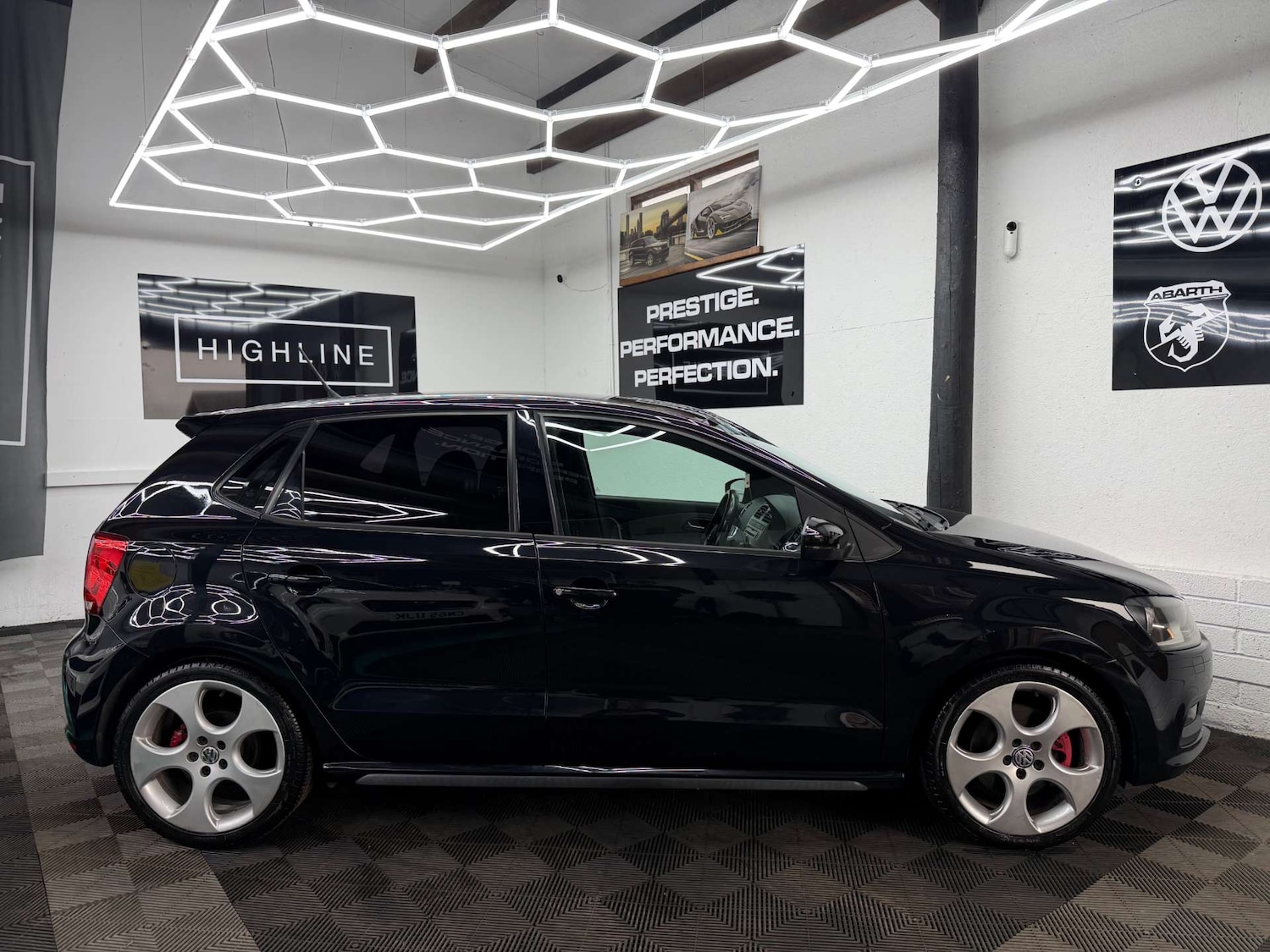 Used Volkswagen Polo 2011 for sale - 77802002: Photo 6