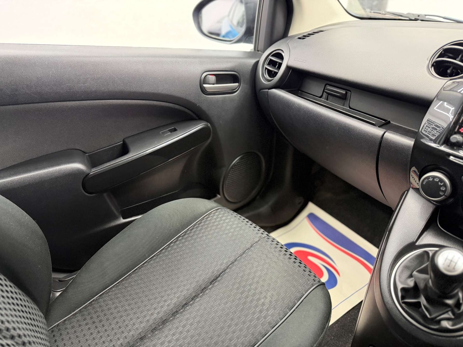 Used Mazda Mazda2 2014 for sale - 77847575: Photo 25