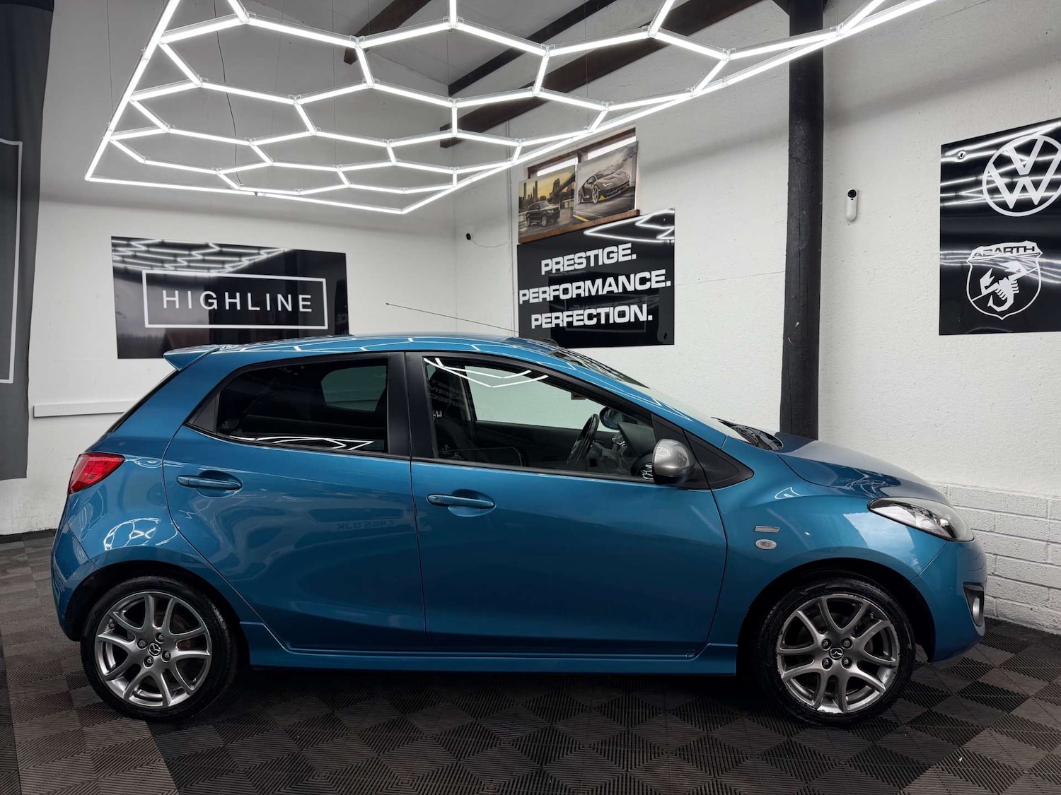 Used Mazda Mazda2 2014 for sale - 77847575: Photo 6
