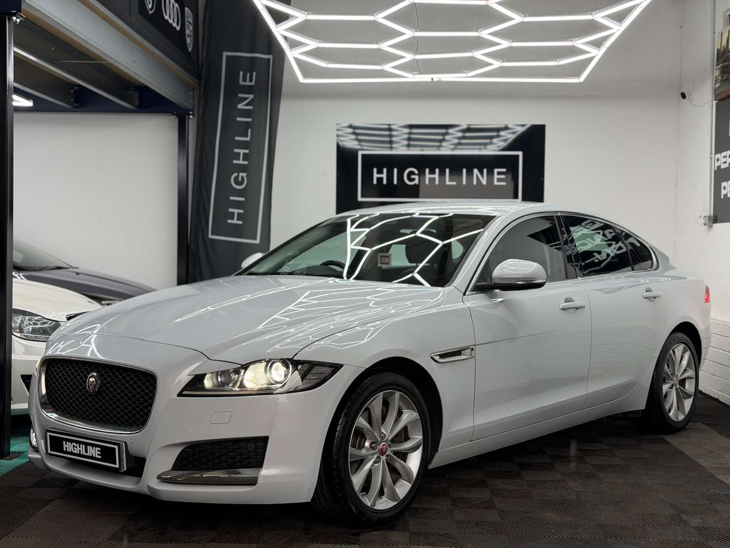 Used Jaguar XF 2017 for sale - 77801999: Photo 10