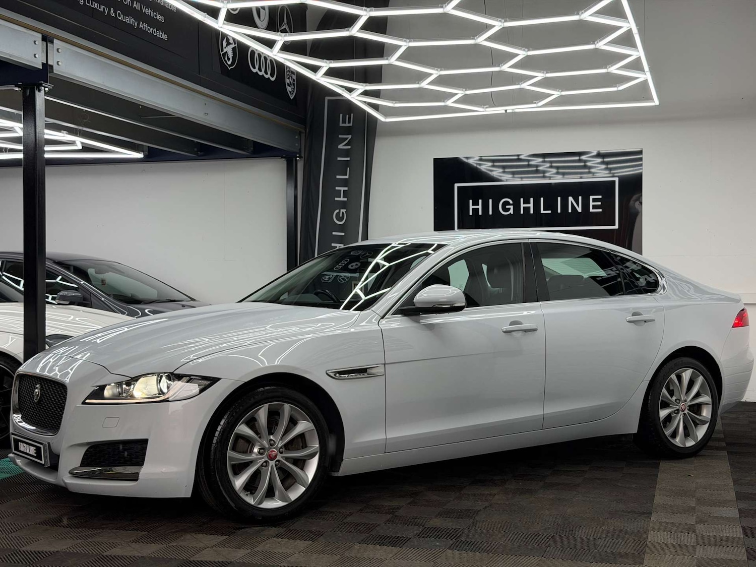 Used Jaguar XF 2017 for sale - 77801999: Photo 12