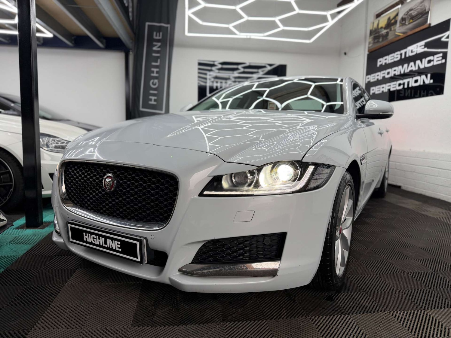 Used Jaguar XF 2017 for sale - 77801999: Photo 13