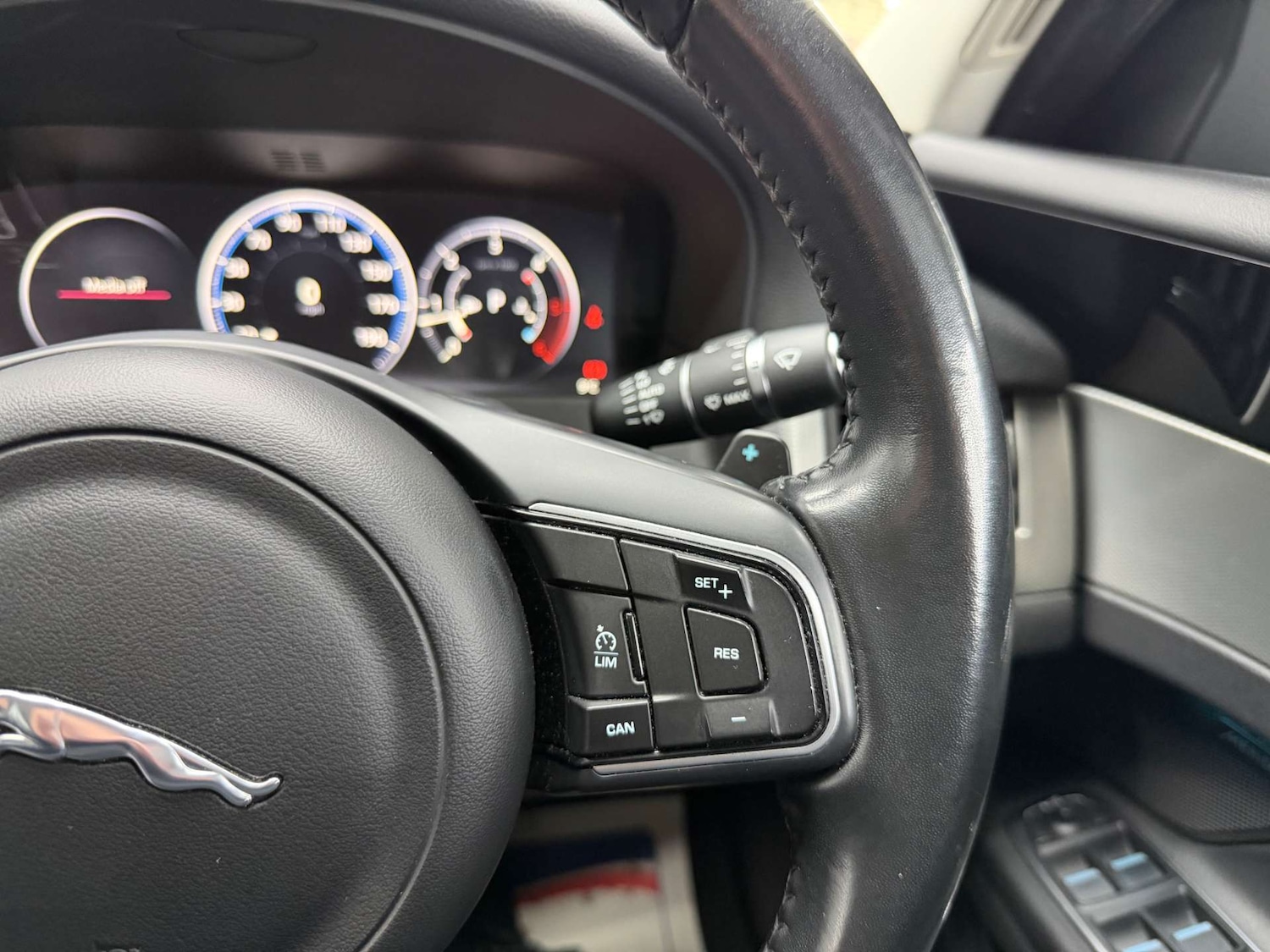 Used Jaguar XF 2017 for sale - 77801999: Photo 19