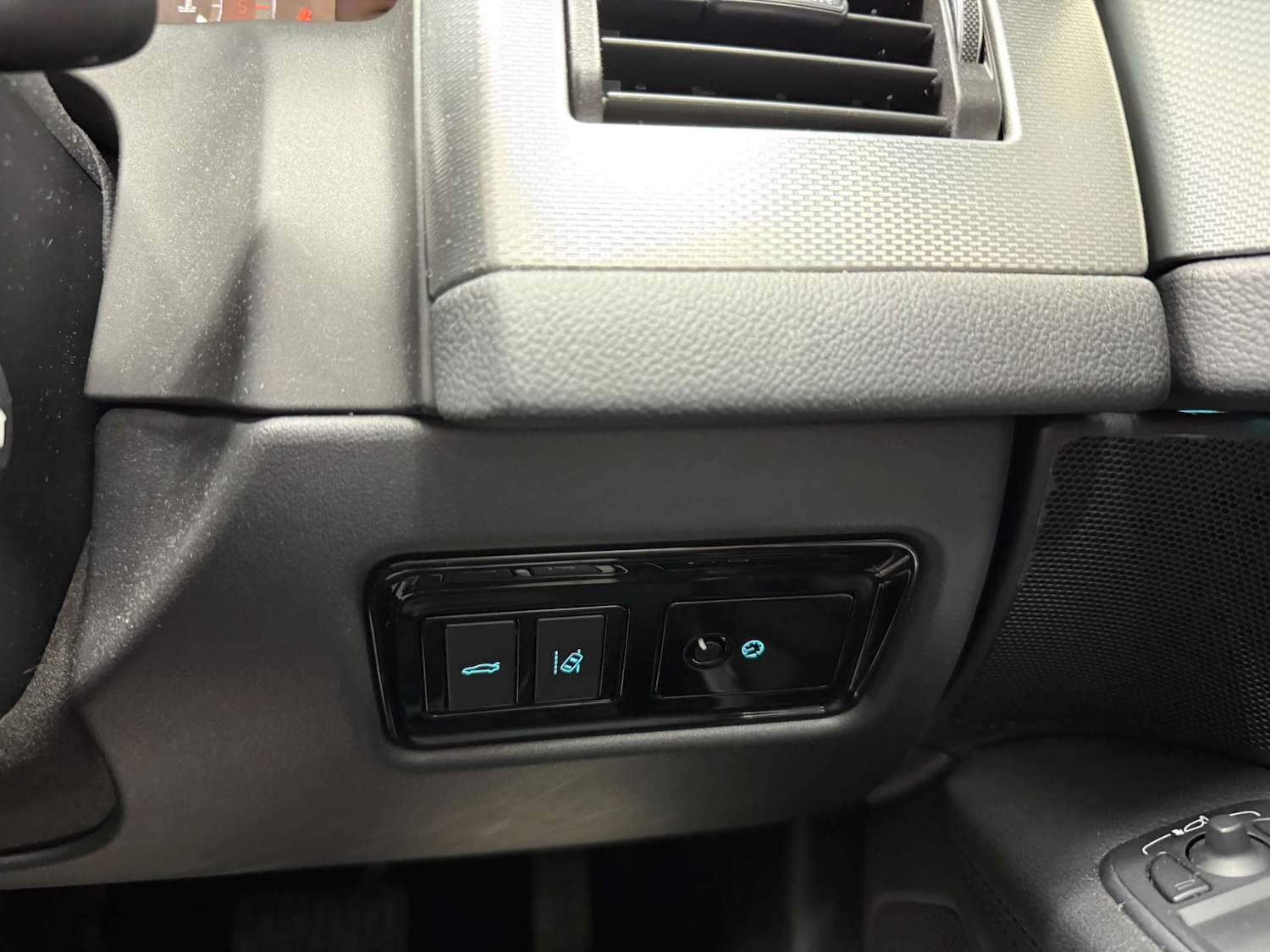 Used Jaguar XF 2017 for sale - 77801999: Photo 22