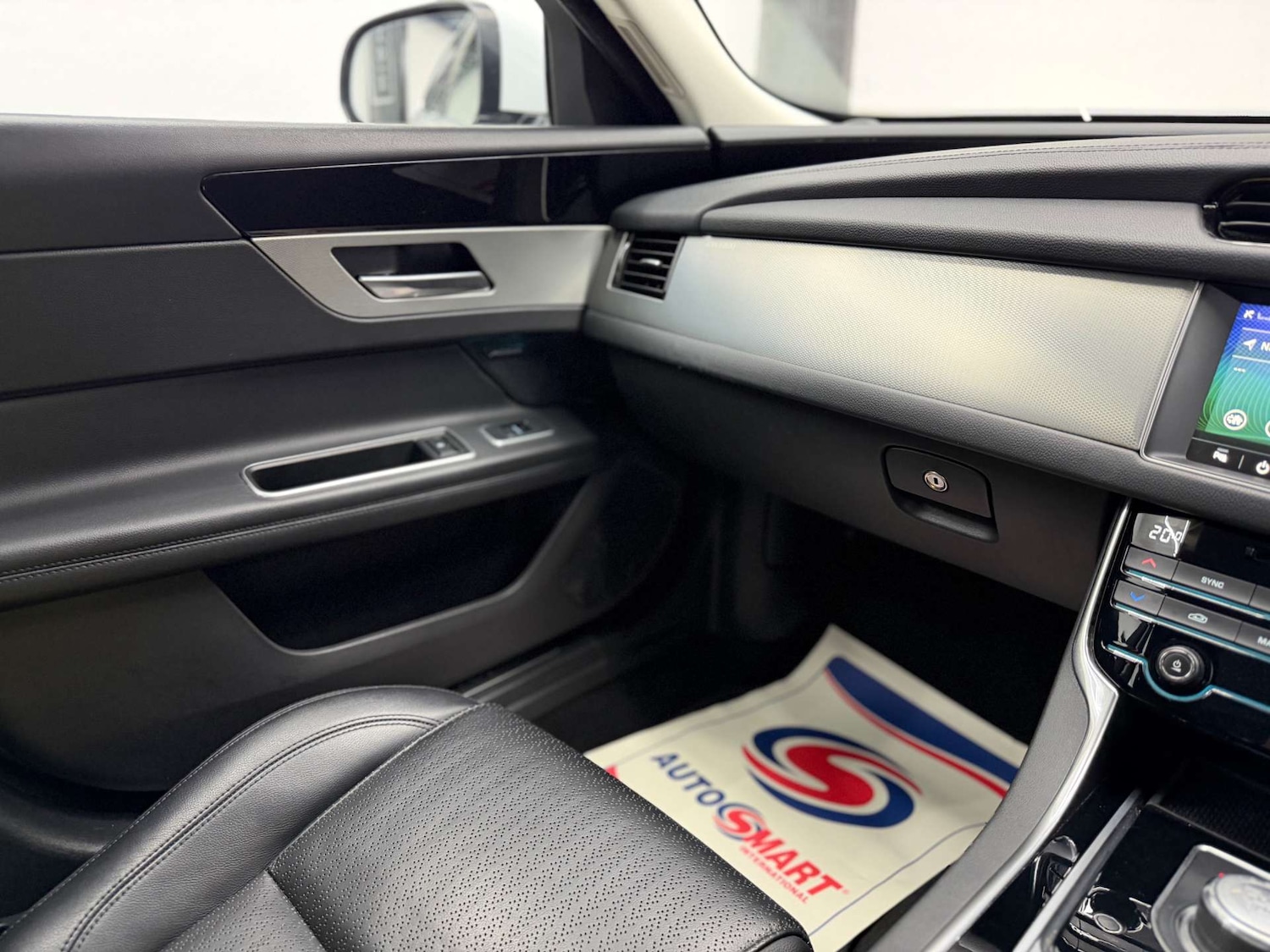 Used Jaguar XF 2017 for sale - 77801999: Photo 35