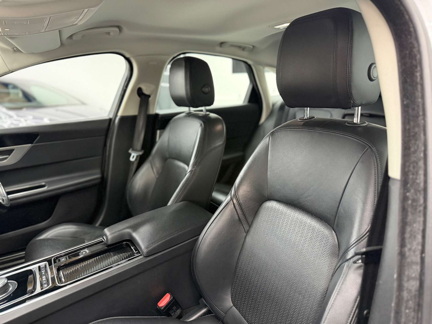 Used Jaguar XF 2017 for sale - 77801999: Photo 37