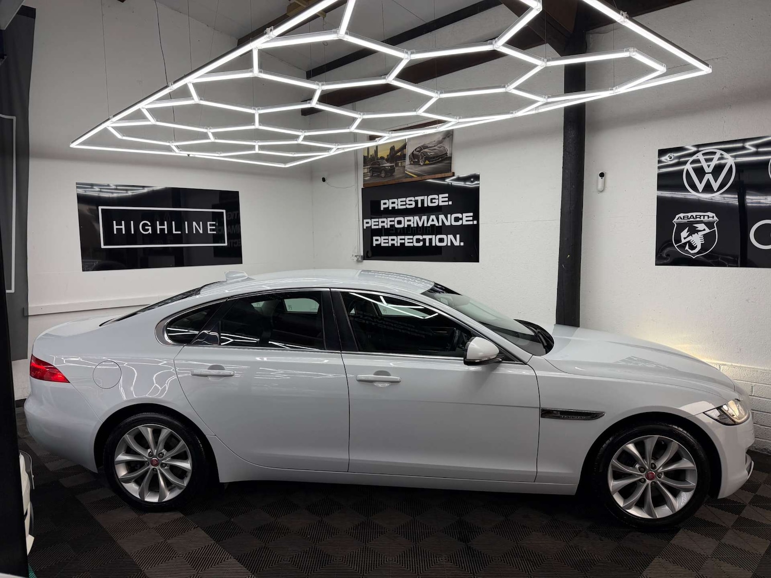 Used Jaguar XF 2017 for sale - 77801999: Photo 6