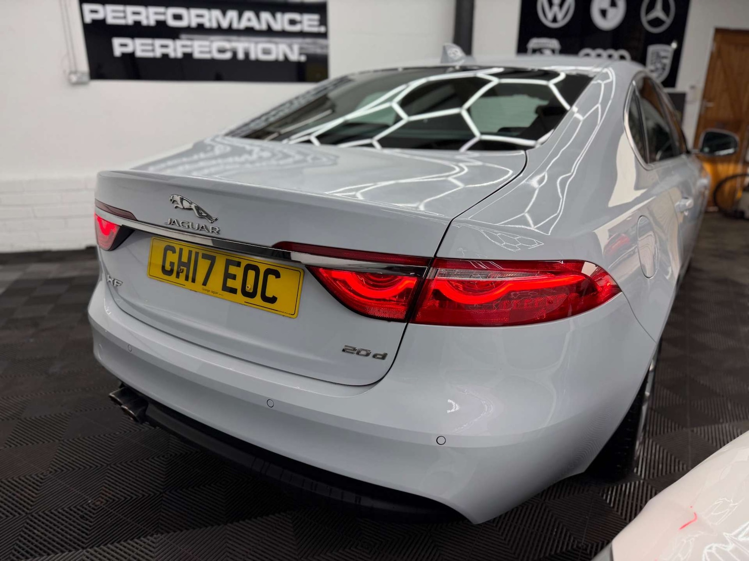 Used Jaguar XF 2017 for sale - 77801999: Photo 8