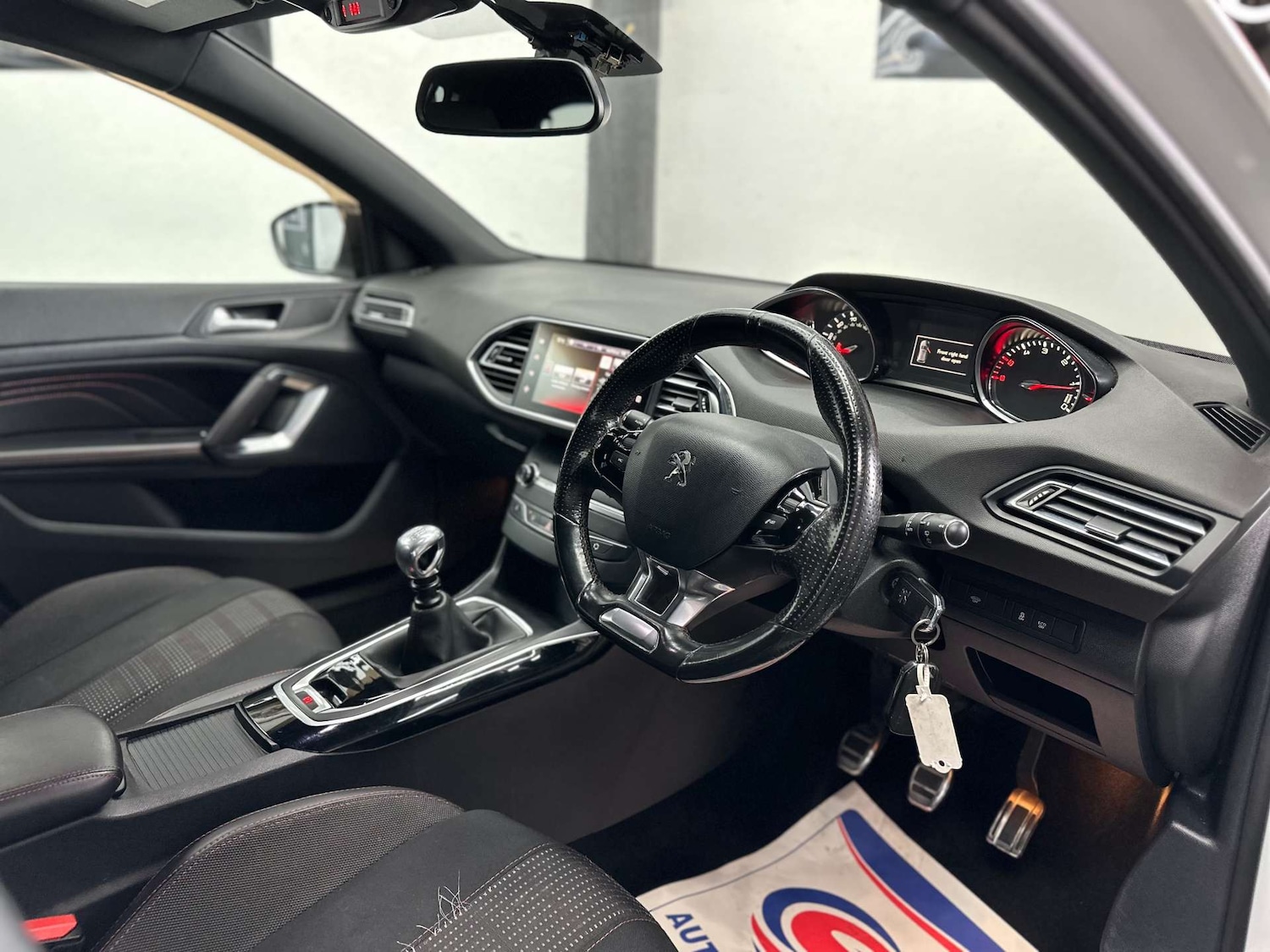 Used Peugeot 308 2016 for sale - 77061768: Photo 10