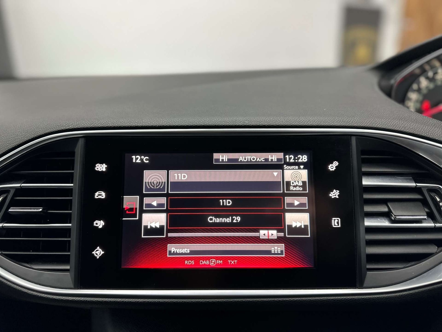 Used Peugeot 308 2016 for sale - 77061768: Photo 22