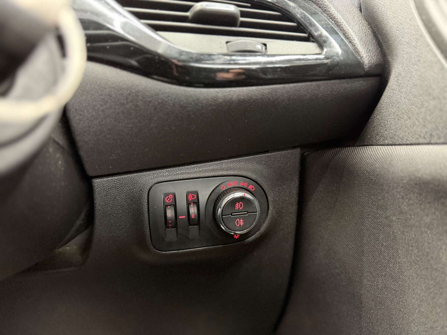 Used Vauxhall Corsa 2015 for sale - 78031060: Photo 19