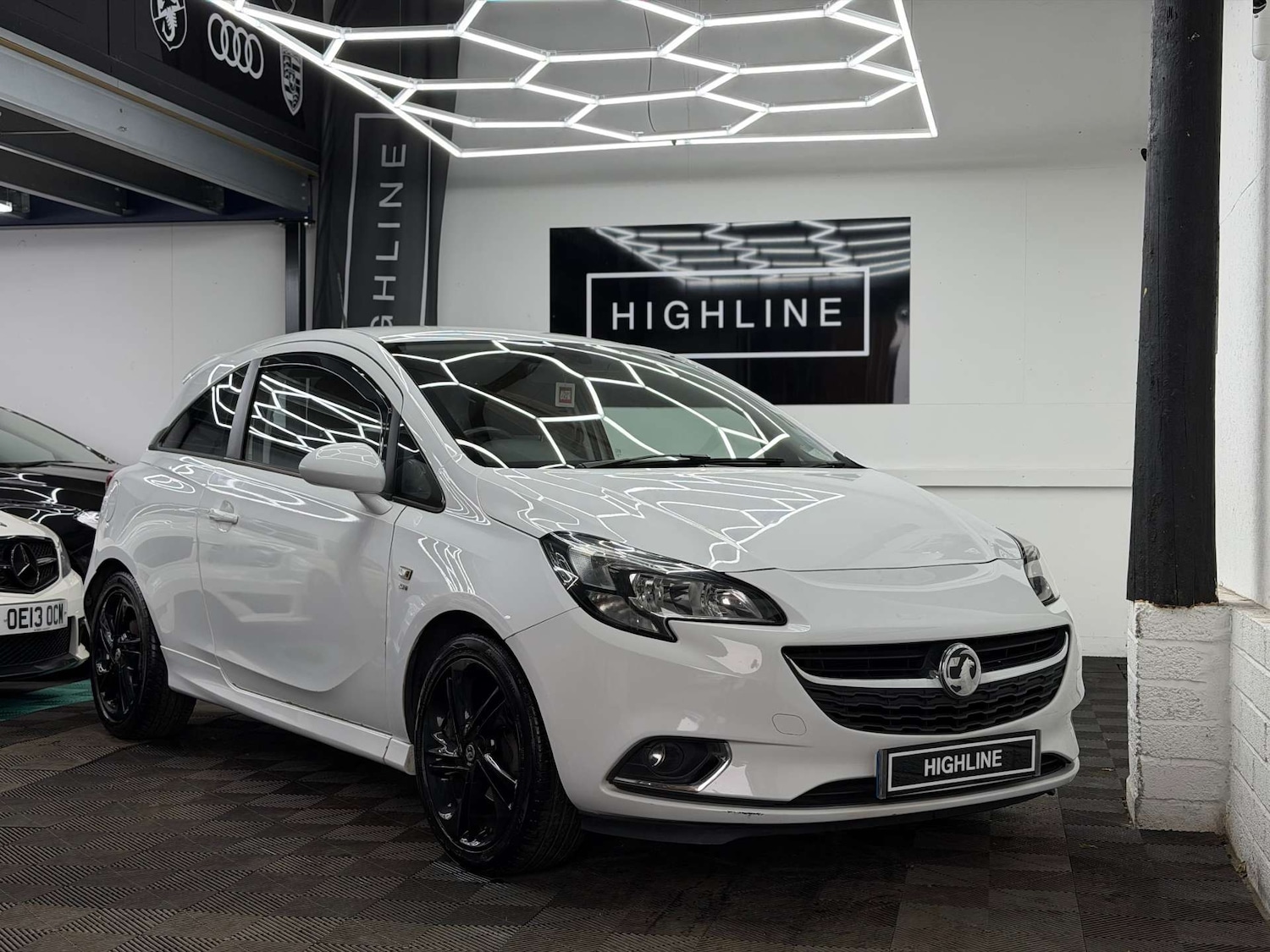 Used Vauxhall Corsa 2015 for sale - 78031060: Photo 2