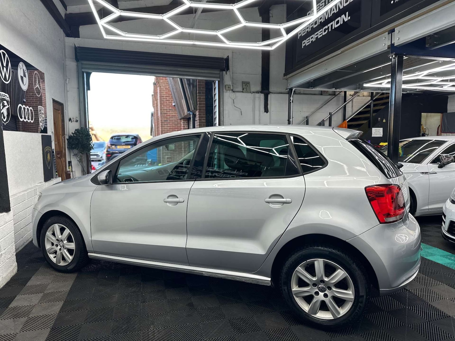 Used Volkswagen Polo 2013 for sale - 76829863: Photo 8